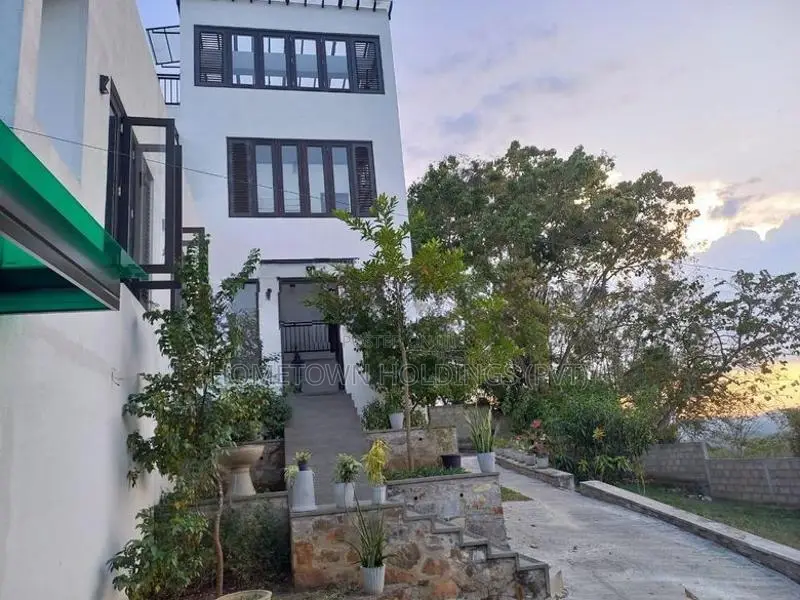 Beautiful House in Kengalla Kandy