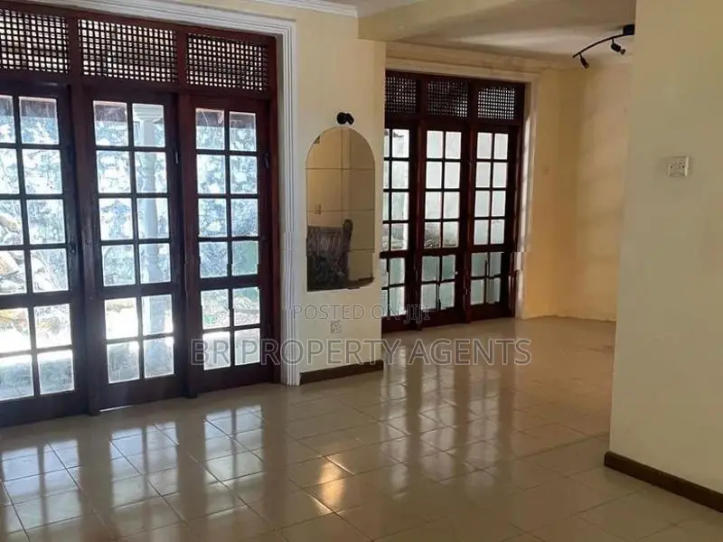 Two Storey House for Sale in Nugegoda