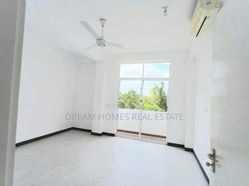 Newly Built 4-Bedroom First Floor House for Rent – Thalahena