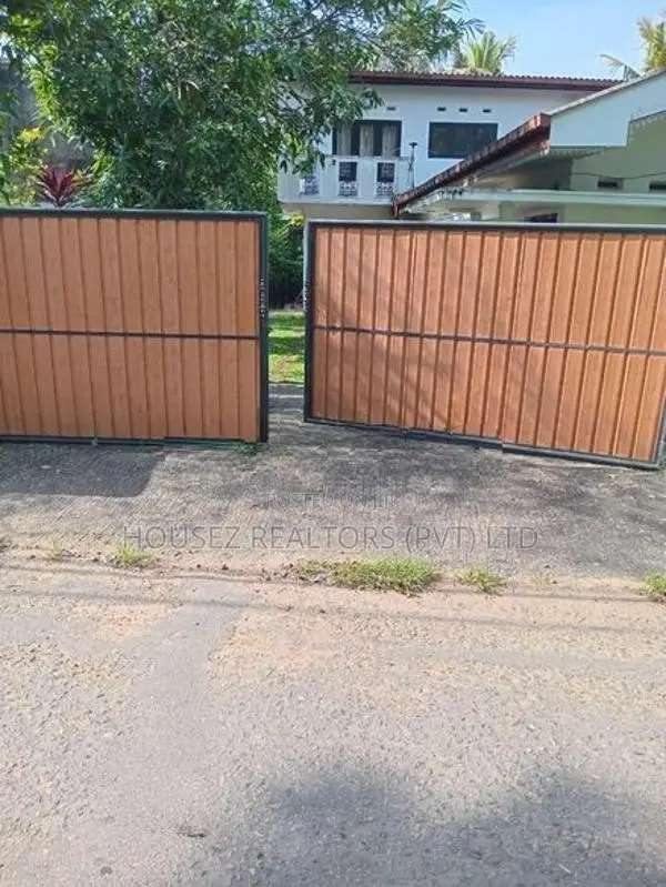 Spacious 2-Storey House for Sale in Kadawatha