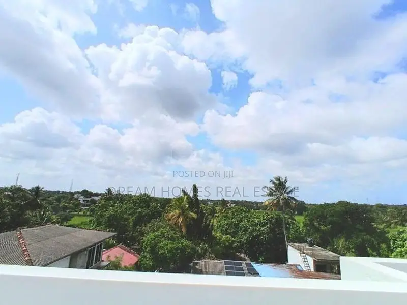 Newly Built 4-Bedroom First Floor House for Rent – Thalahena