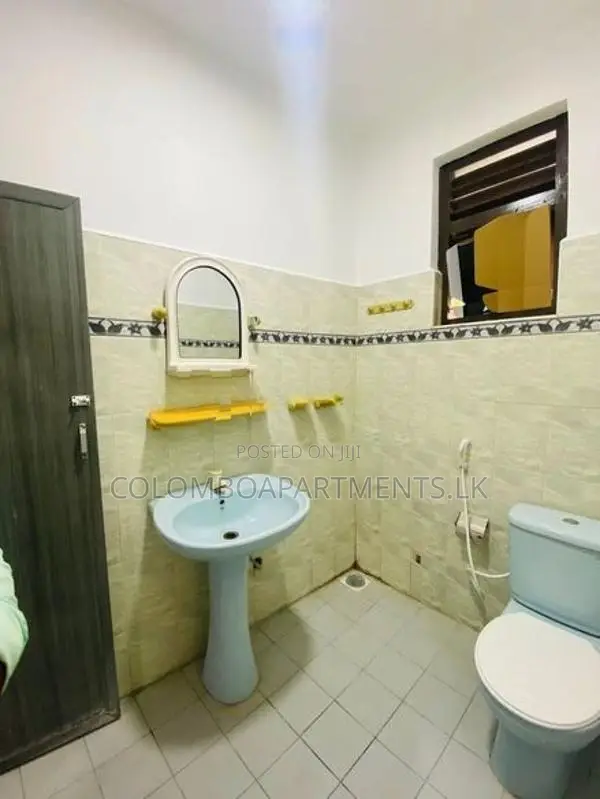 Short-Term Rental Fully Furnished Apartment in Colombo 06.(code:Cspl20