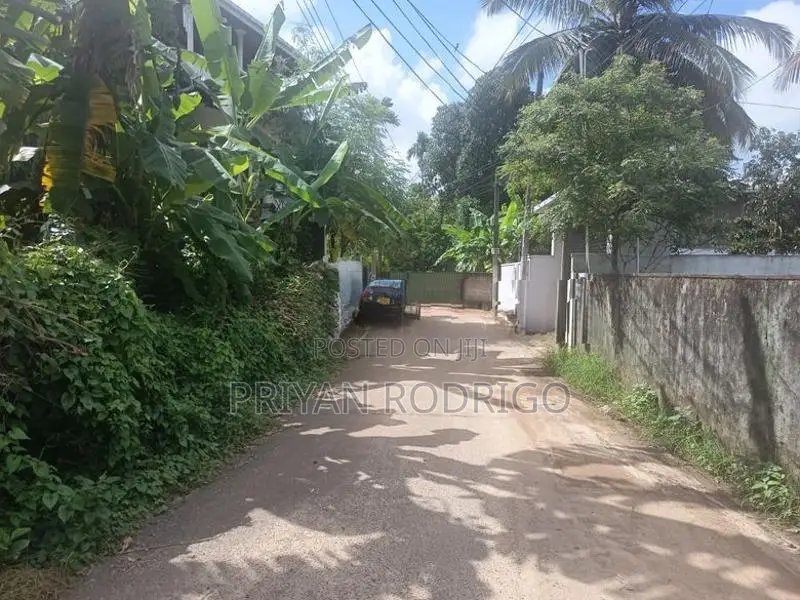 Battaramulla - Thalangama 14Perch Rectangular block for Sale