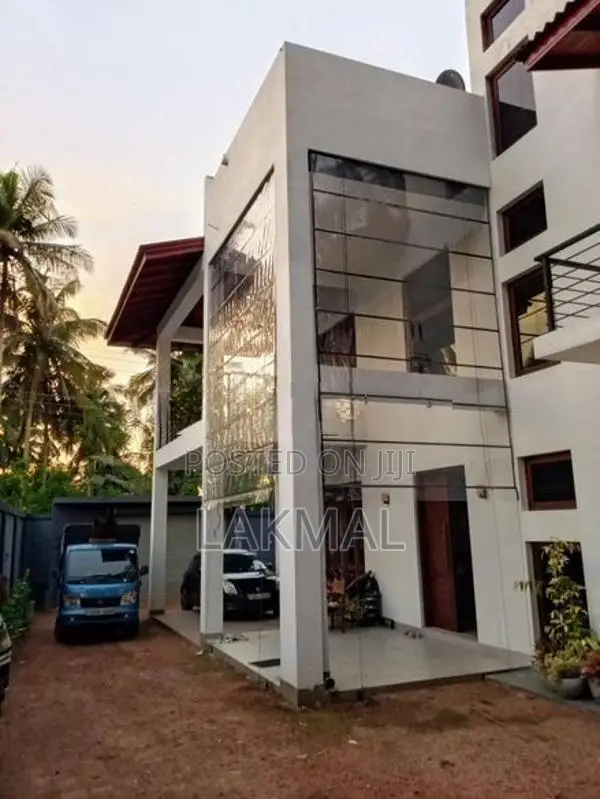 Moonson Blinds