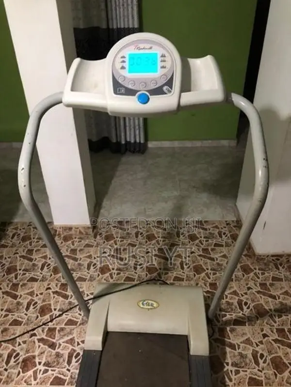 Eser Treadmill