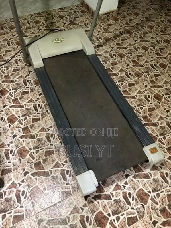 Eser Treadmill