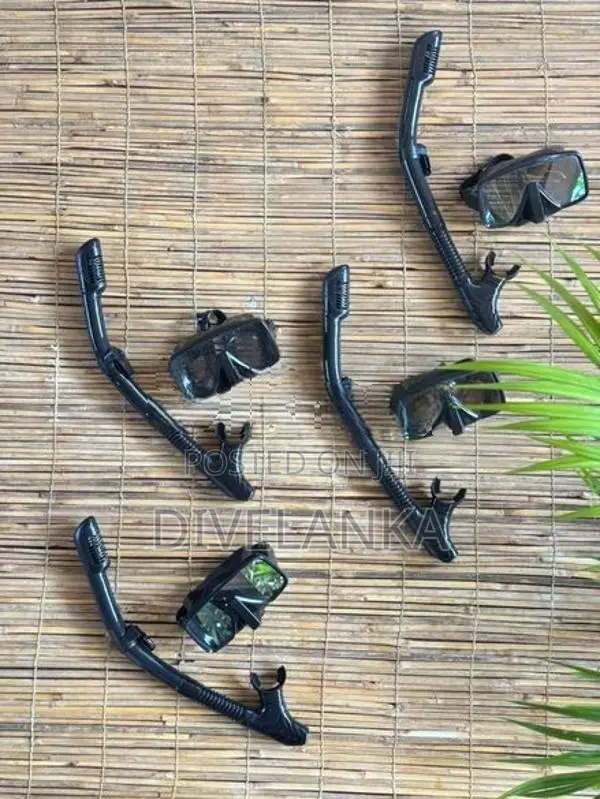 Diving with snorkeling mask
