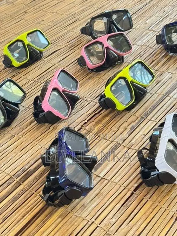Diving with snorkeling mask