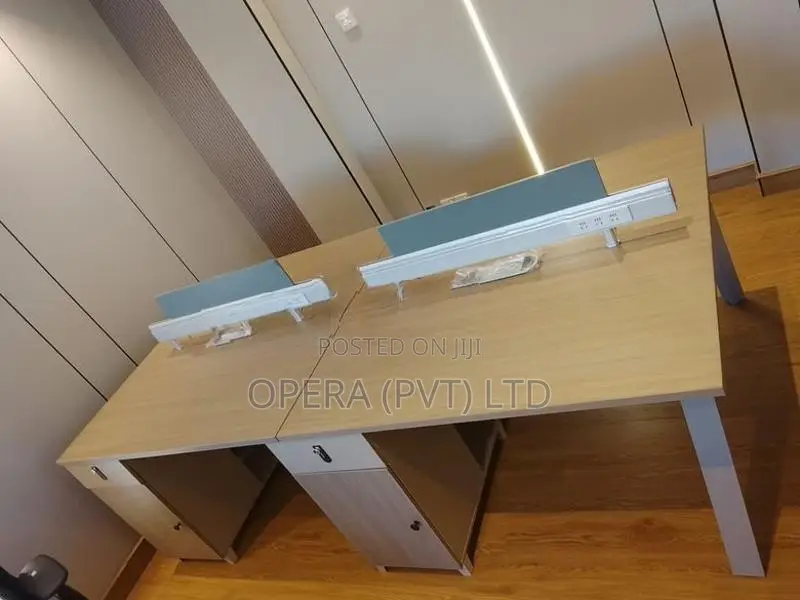 4 Workstation Table