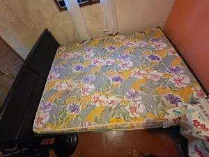 Queen Size Bed with Mettress