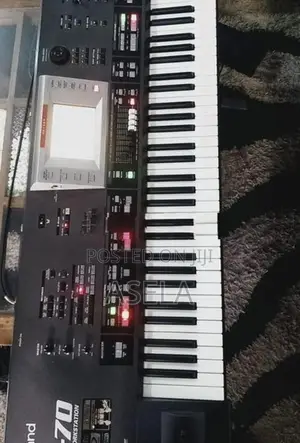 Roland G70 Organ