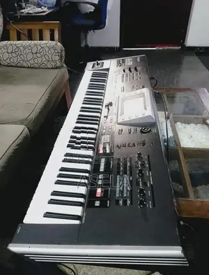 Roland G70 Organ