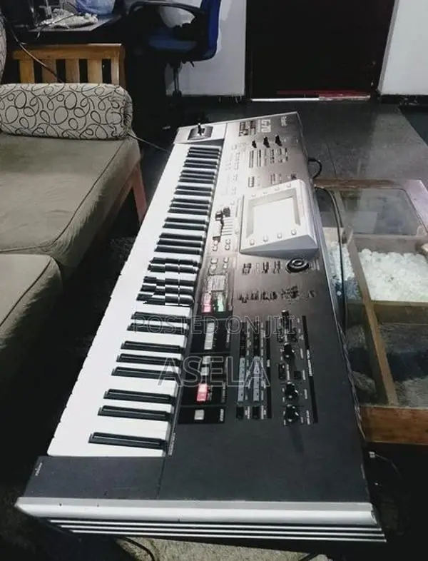 Roland G70 Organ
