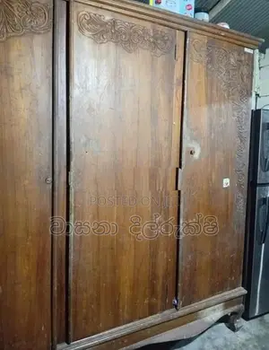 දොර 3 තේක්ක ලී අල්මාරියක්