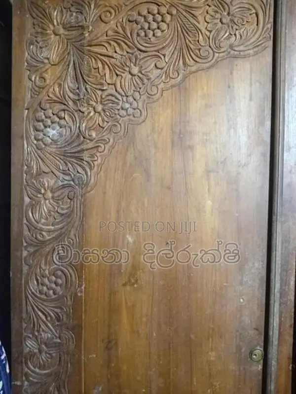 දොර 3 තේක්ක ලී අල්මාරියක්