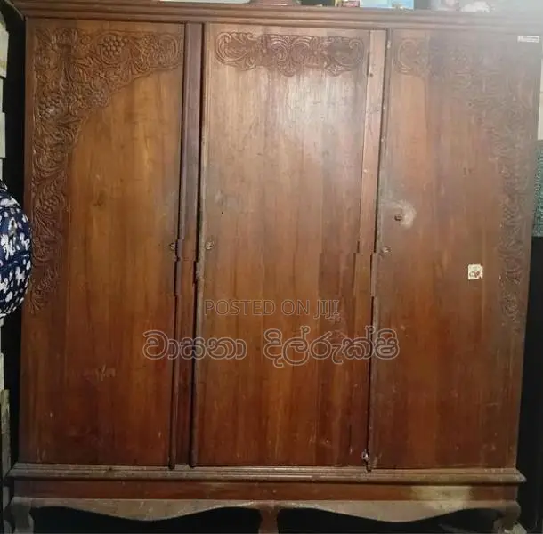 දොර 3 තේක්ක ලී අල්මාරියක්