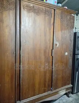 දොර 3 තේක්ක ලී අල්මාරියක්