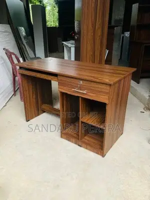 4x2 Modern Computer Table
