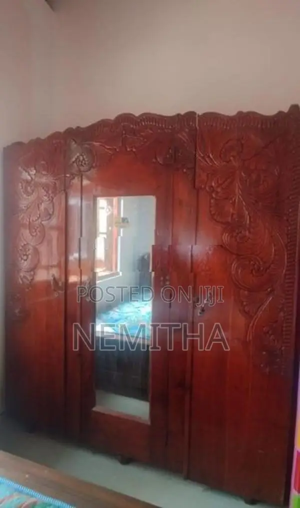 දොර තුනේ තේක්ක අල්මාරිය