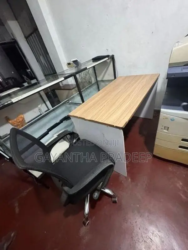 Tabel with Chairs