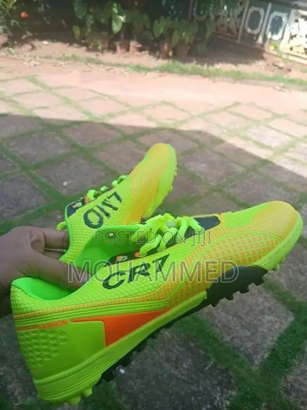 CR7 Turf Futsal Shoes - Neon Green