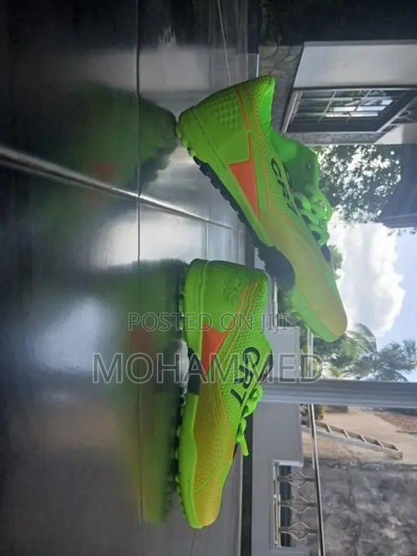 CR7 Turf Futsal Shoes - Neon Green