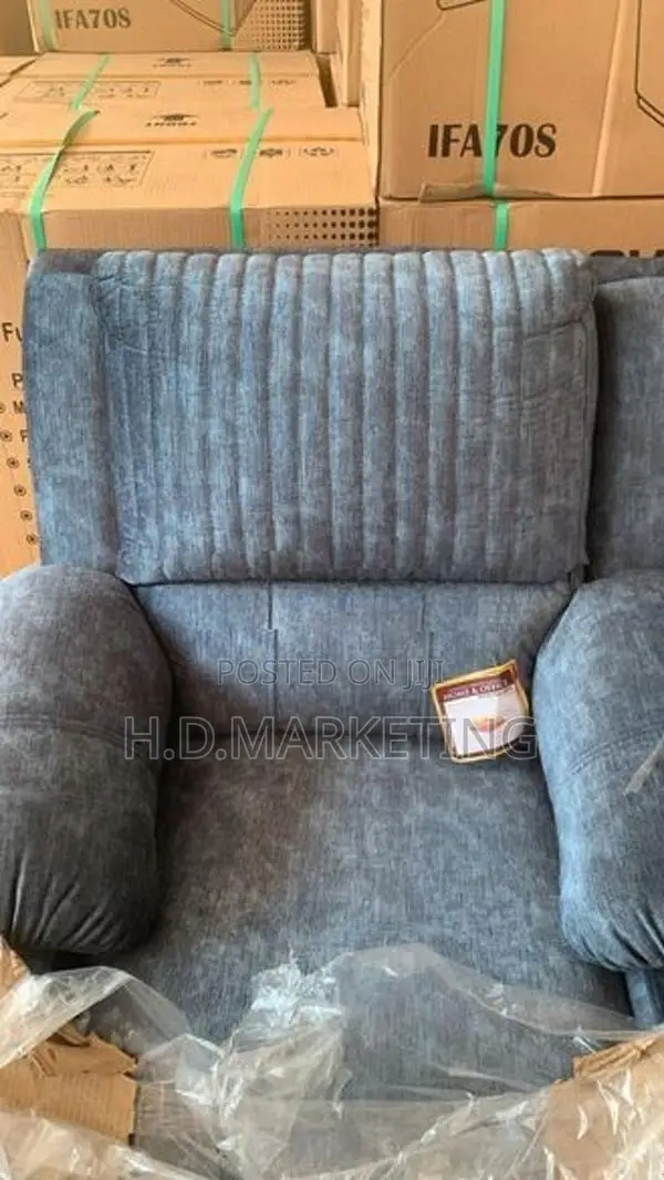 Piyestra Recliner Sofa