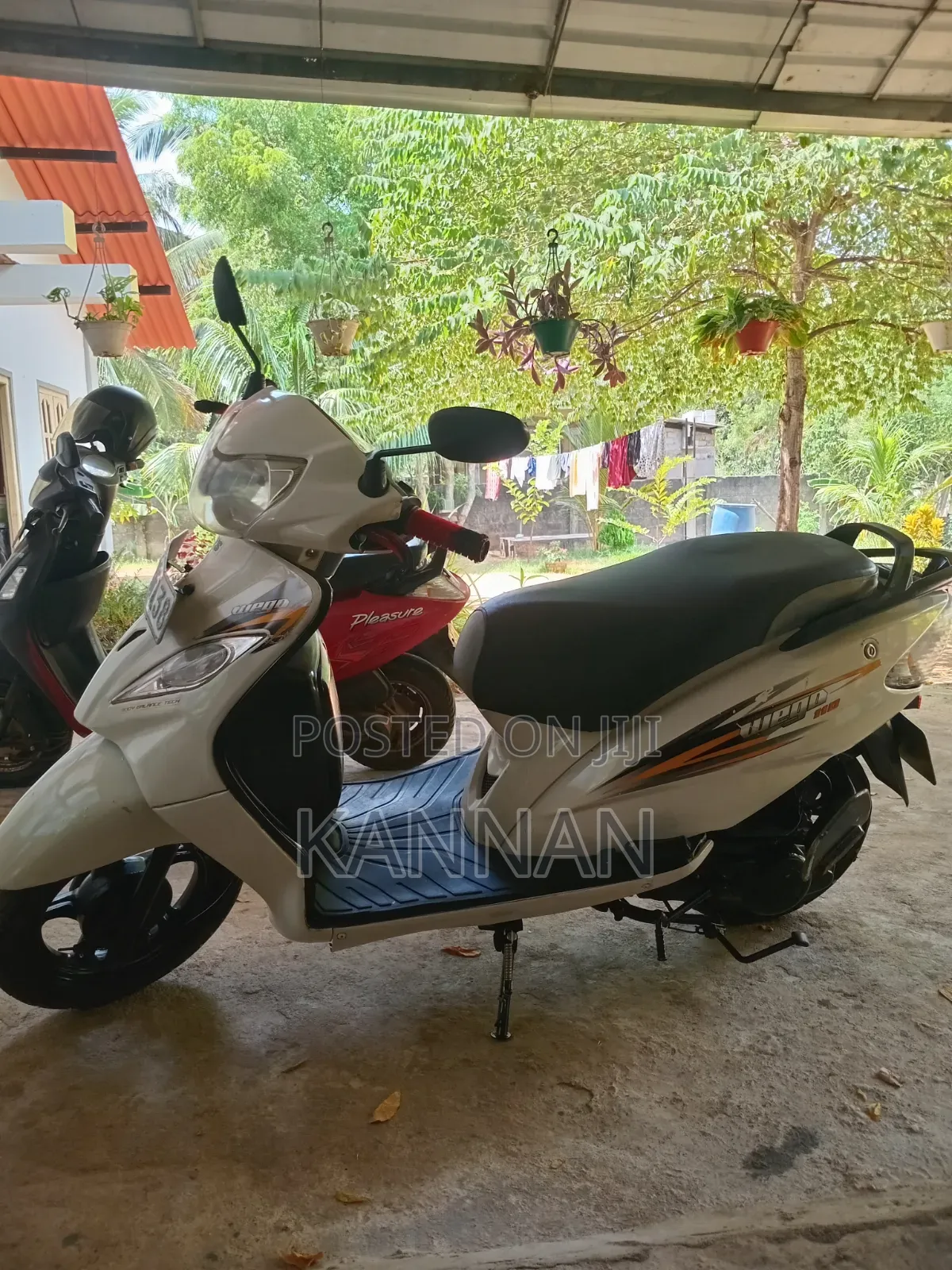TVS Wego 2015 White