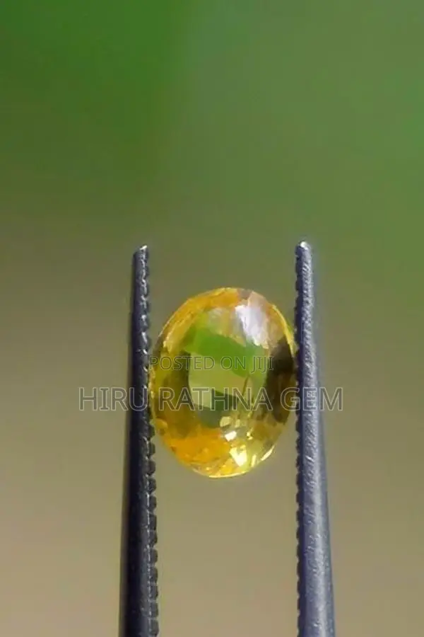 Natural Yellow Sapphire Gem