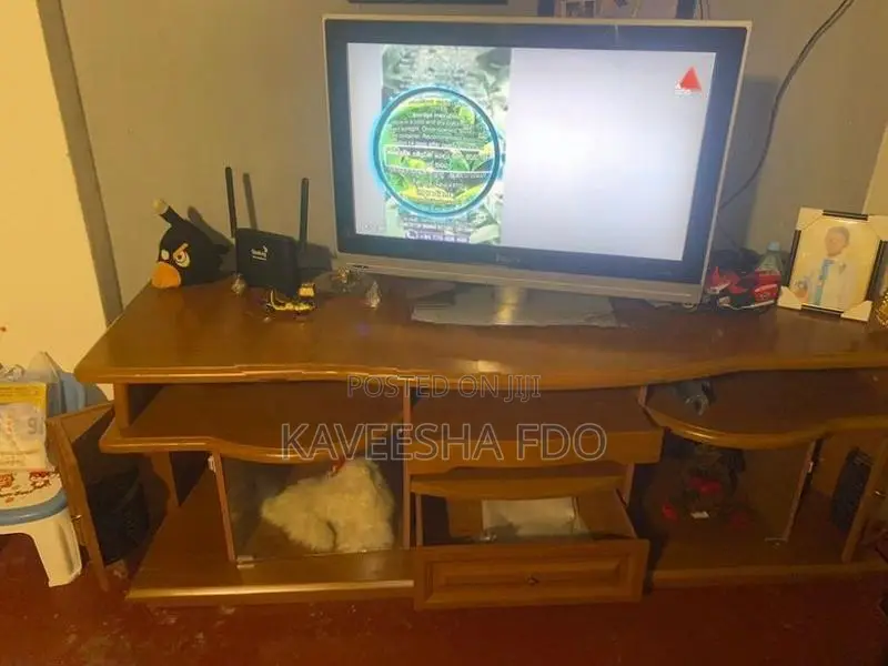 Tv stand