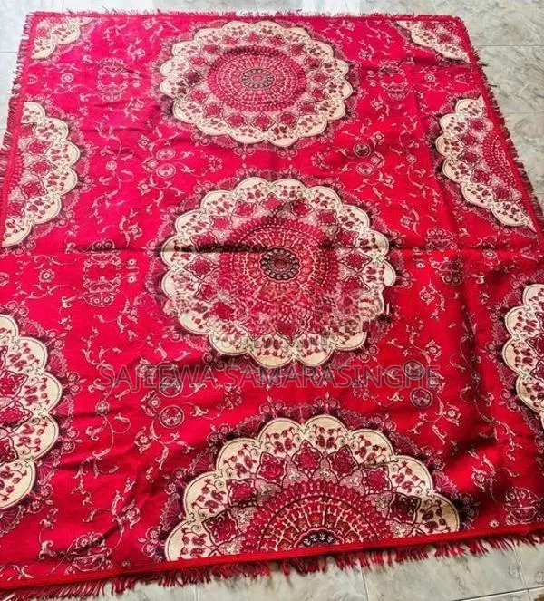 6' x 7' Rugs