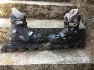 Skating shoes