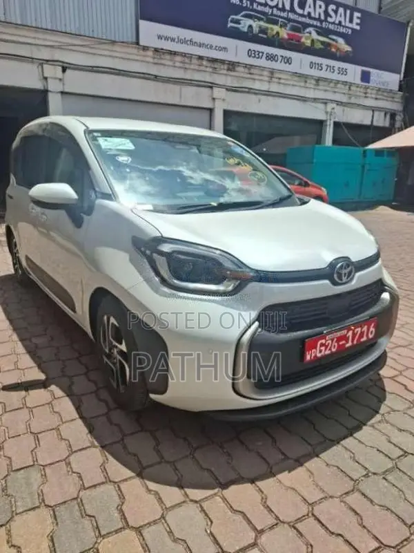 Toyota Sienta Custom Z Hybrid 2025 Car Unregistered (Recondition)