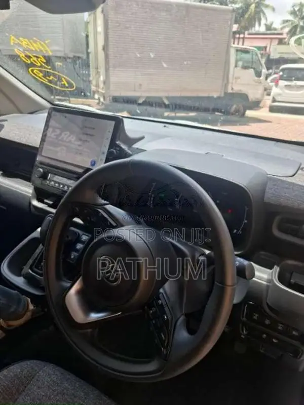 Toyota Sienta Custom Z Hybrid 2025 Car Unregistered (Recondition)