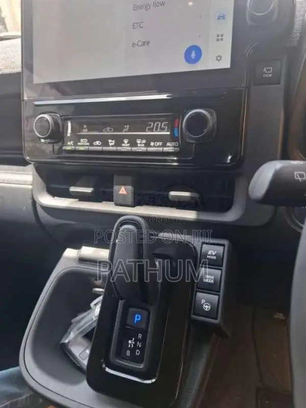 Toyota Sienta Custom Z Hybrid 2025 Car Unregistered (Recondition)