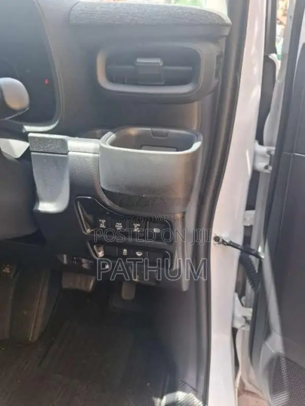 Toyota Sienta Custom Z Hybrid 2025 Car Unregistered (Recondition)