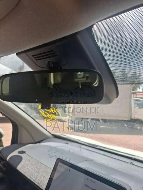 Toyota Sienta Custom Z Hybrid 2025 Car Unregistered (Recondition)