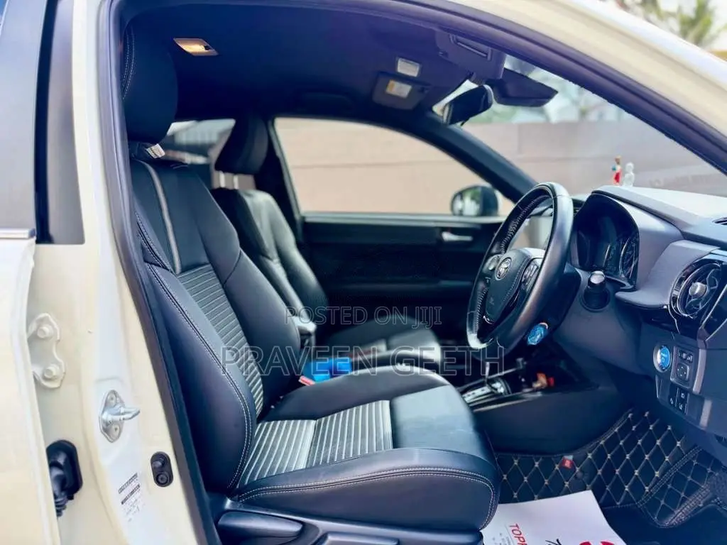Toyota Axio WXB 2018 Car (Used)