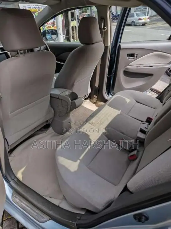 Toyota Yaris 2011 Car (Used)