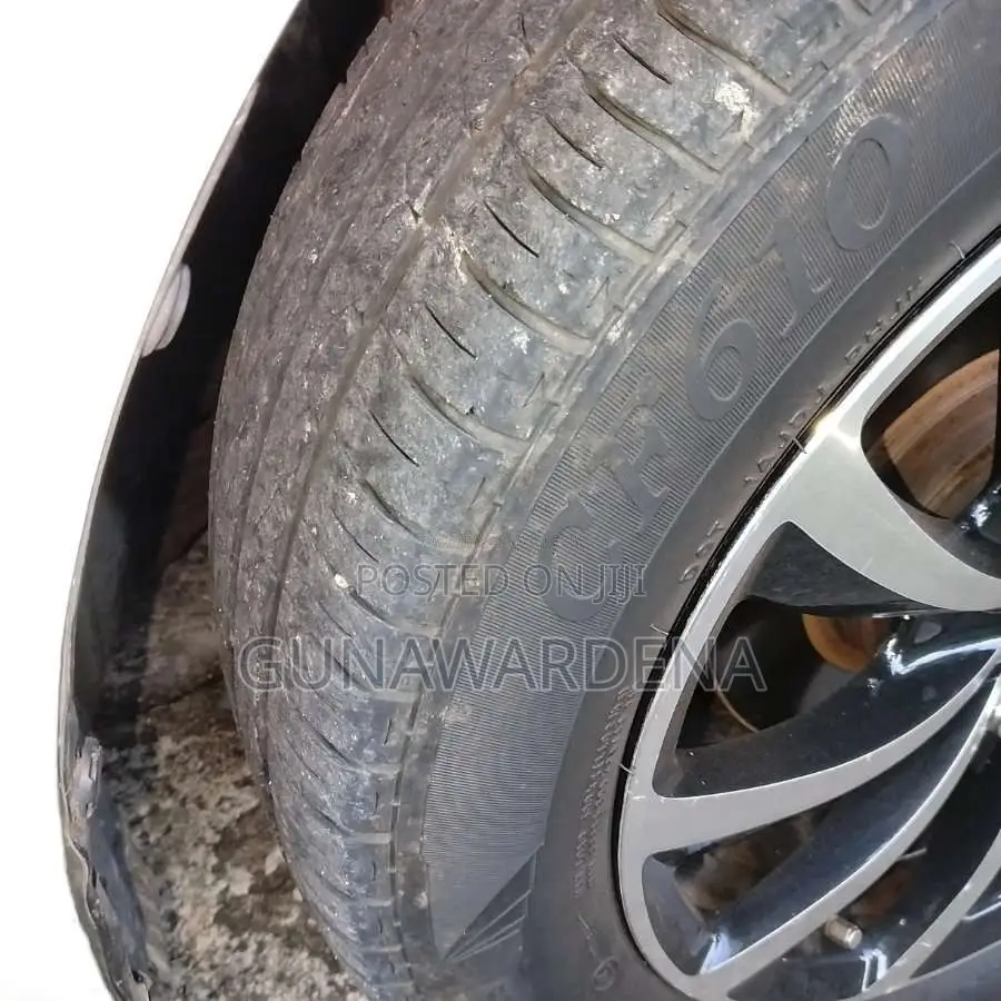 Toyota Axio 2014 Car (Used)