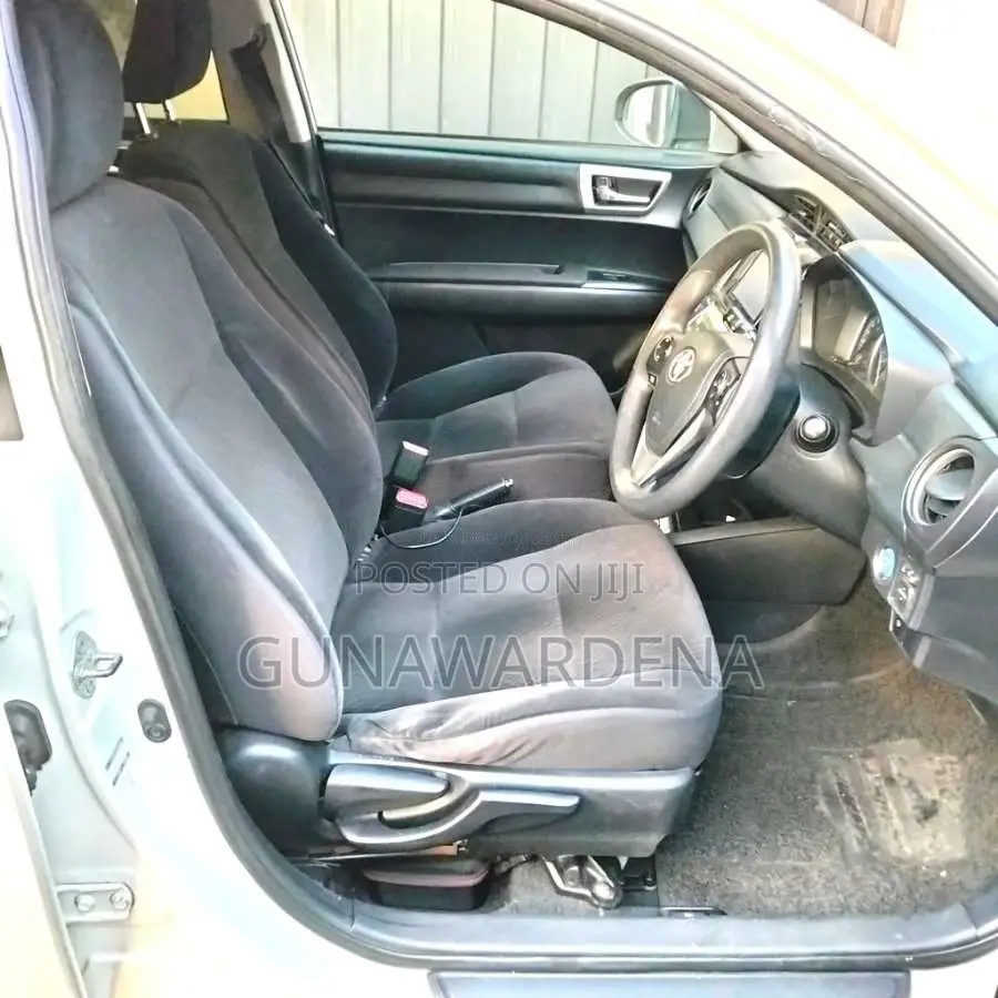 Toyota Axio 2014 Car (Used)