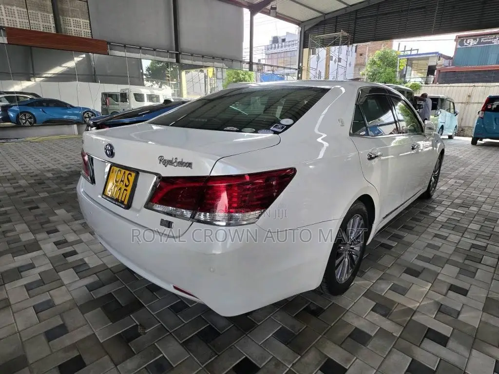 Toyota Crown Royal Saloon 2016 Car (Used)