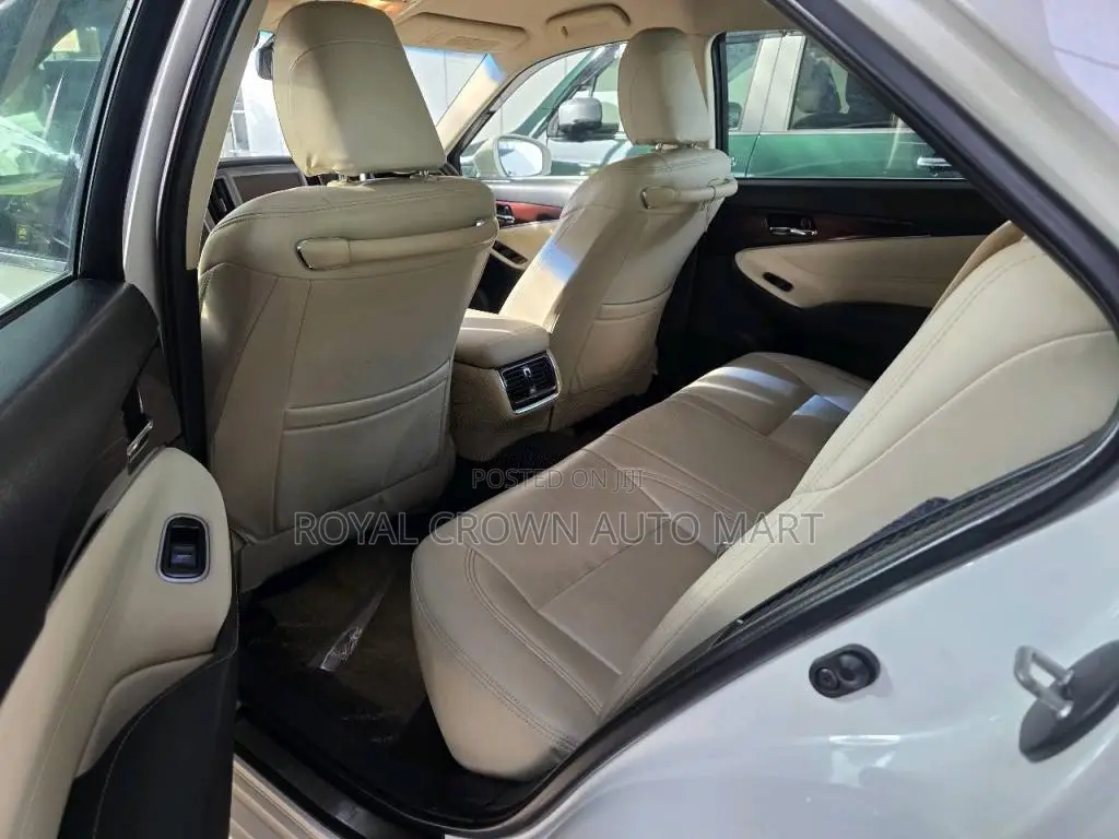 Toyota Crown Royal Saloon 2016 Car (Used)