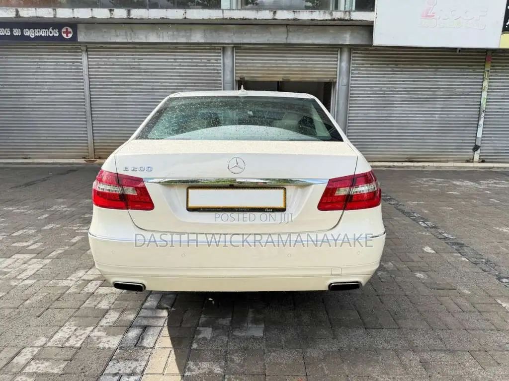 Mercedes-Benz E200 2012 Car (Used)