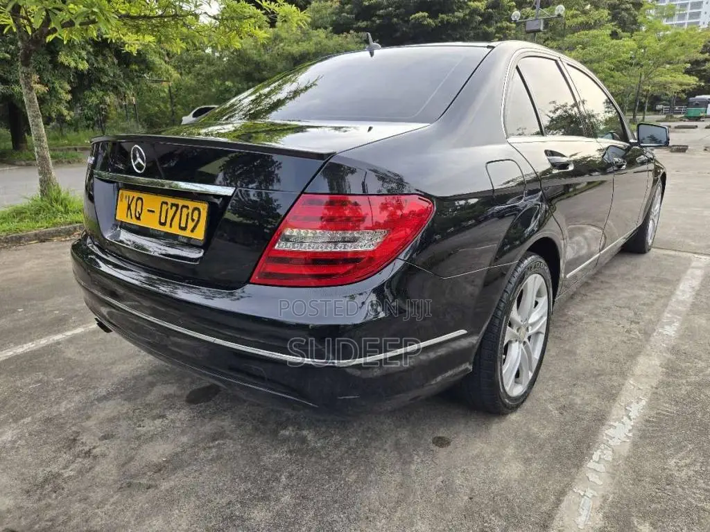 Mercedes-Benz W204 C180 Avantgarde TURBO 2011 Car (Used)
