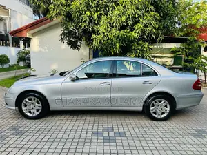 Mercedes-Benz W211 2004 Car (Used)