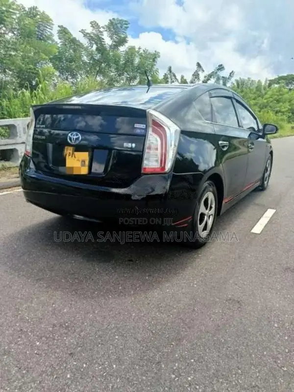 Toyota Prius 2012 Car (Used)