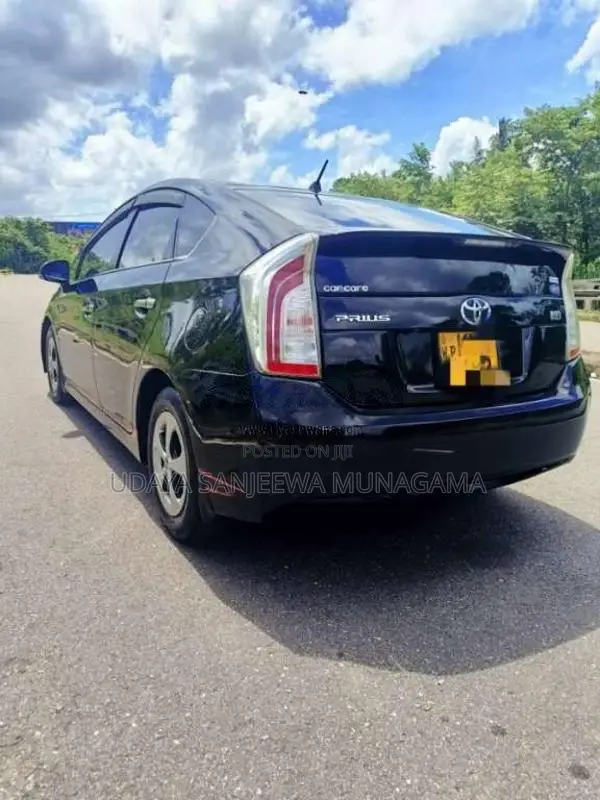 Toyota Prius 2012 Car (Used)