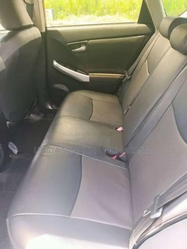 Toyota Prius 2012 Car (Used)