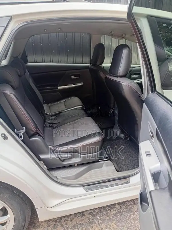 Toyota Prius 2012 Car (Used)
